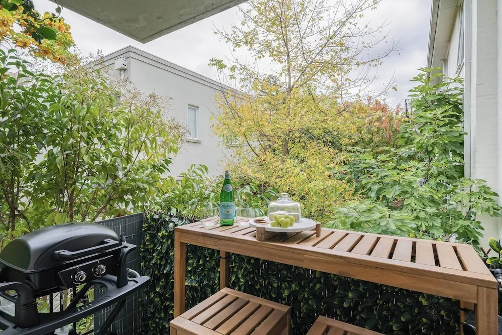 3bd 2 bthToorak Village luxurious Apartment, Relax