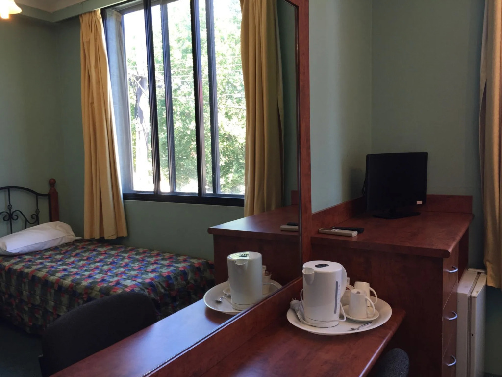 Harp Hotel
