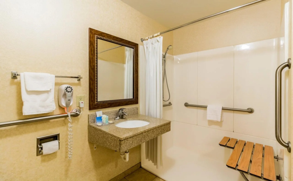 Motel 6 Minot, ND
