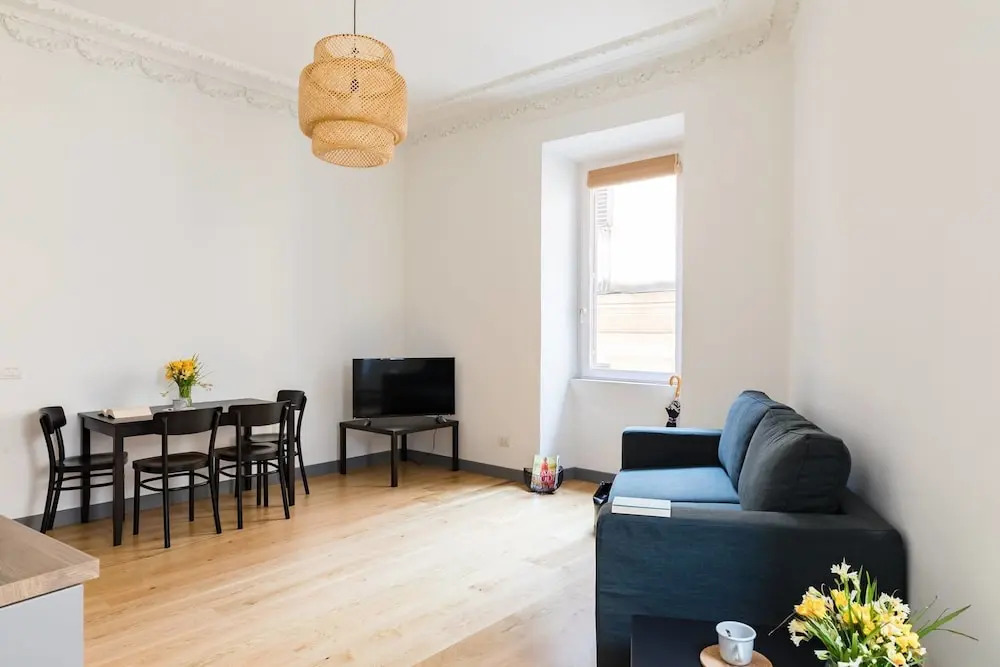 Pietra Square Residence