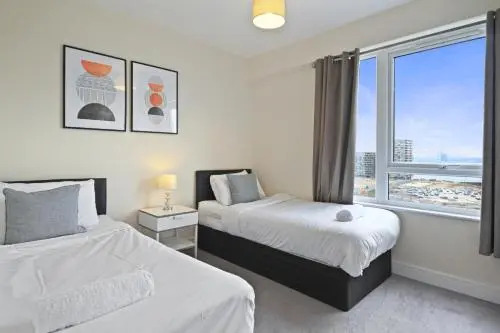 Pier Apartment 3