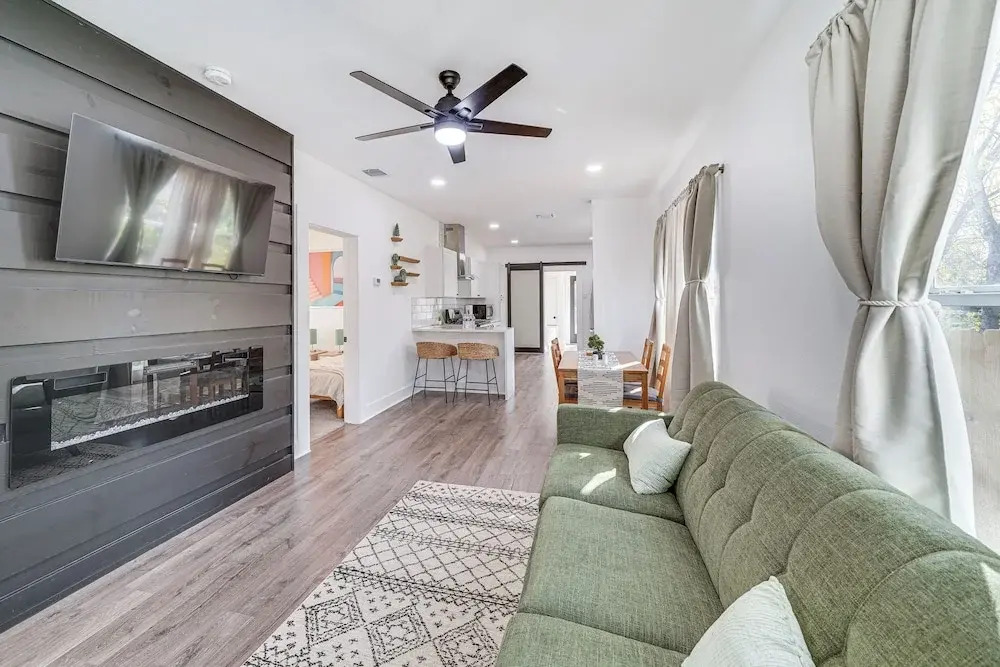 Charming San Antonio Home ~ 2 Mi to The Alamo!