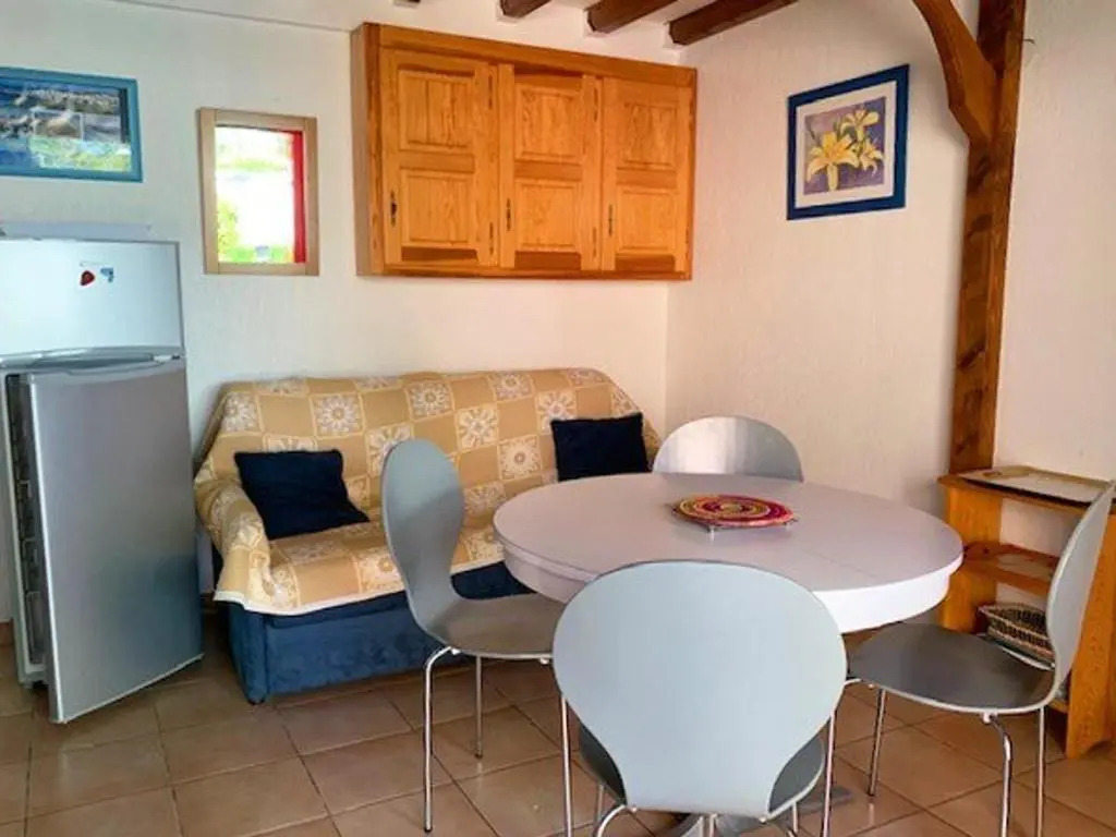 Villa Mitoyenne Climatisée, Piscine, Parking, 450m de la Plage - FR-1-607-17