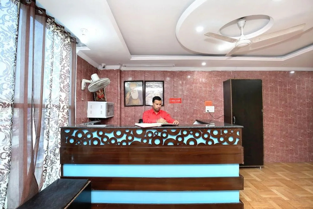 OYO 22534 Hotel Diamond
