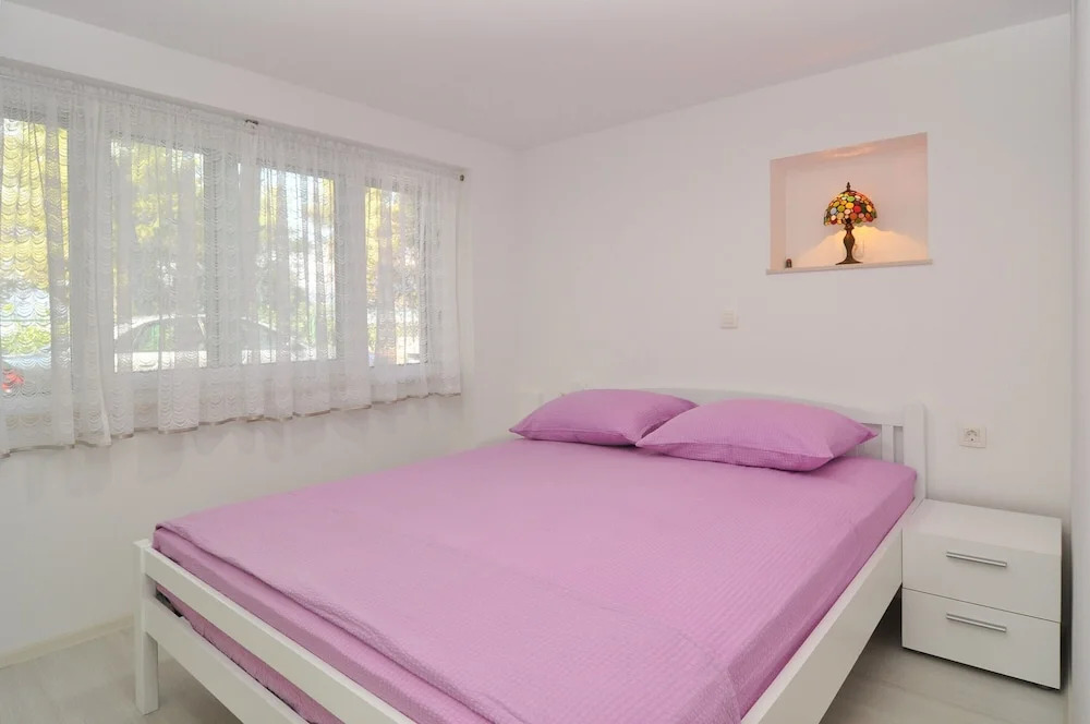 Spacious Modern Apt. With big Patio and sea View