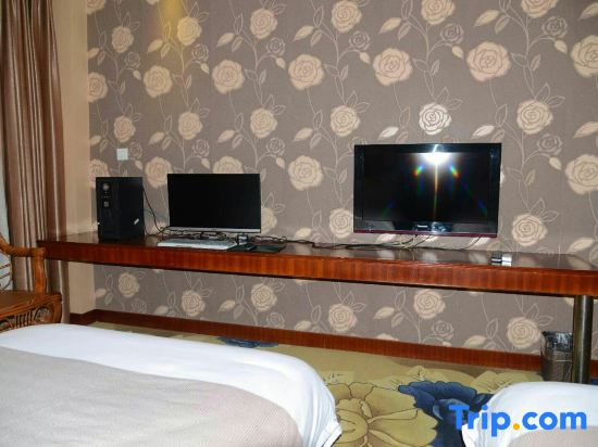 Qujing Youth Network Hotel