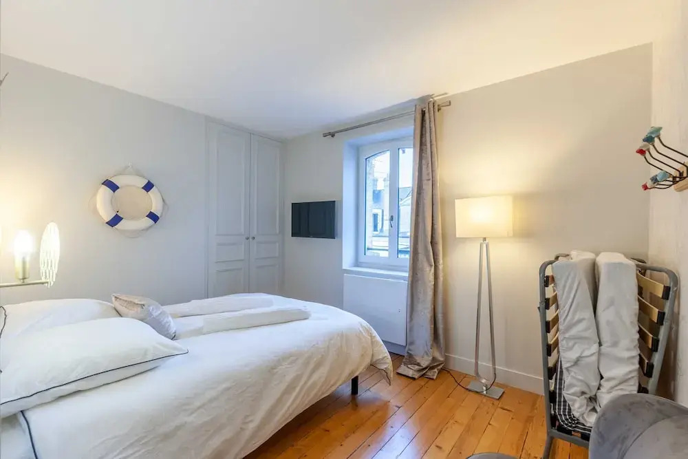 High-end 75m2 Apartment - Place Morny