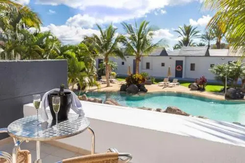 R2 Romantic Fantasia Suites Adults Only