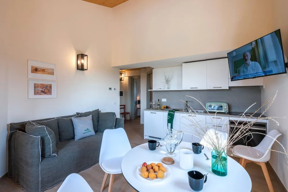 I Gelsi 12&2 by Marche Holiday Villas