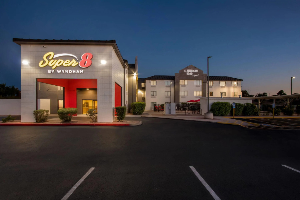 Super 8 by Wyndham Mesa Gilbert