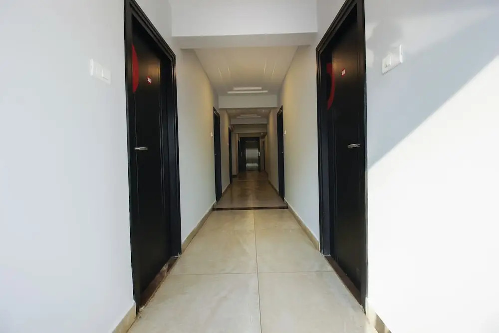 Collection O 44177 Patrika Nagar