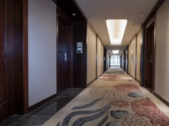 Vienna International Hotel (Jiangmen Hetang Zhongjia Plaza Store)