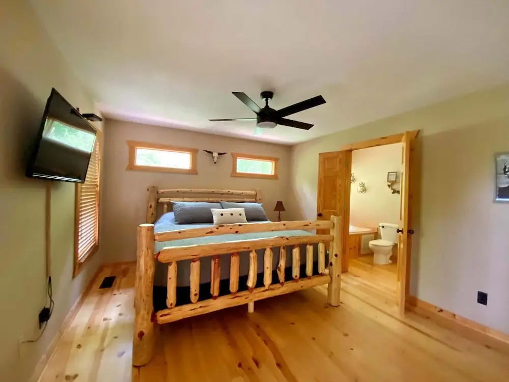 Buck Valley Lodge Home for 12