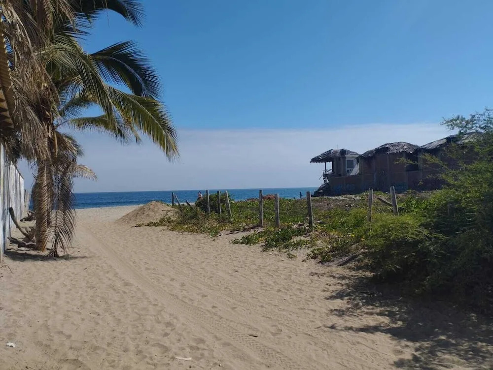 Los Almendros Mancora