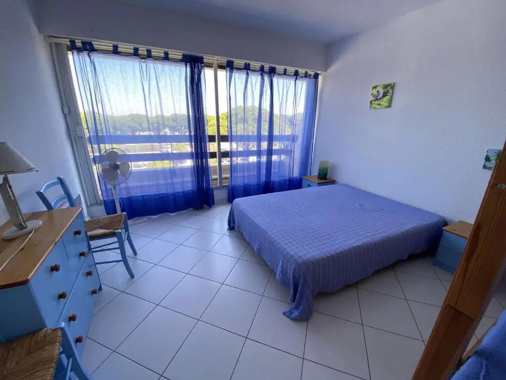 Appartement Port Camargue, 2 pièces, 6 personnes - FR-1-250-113