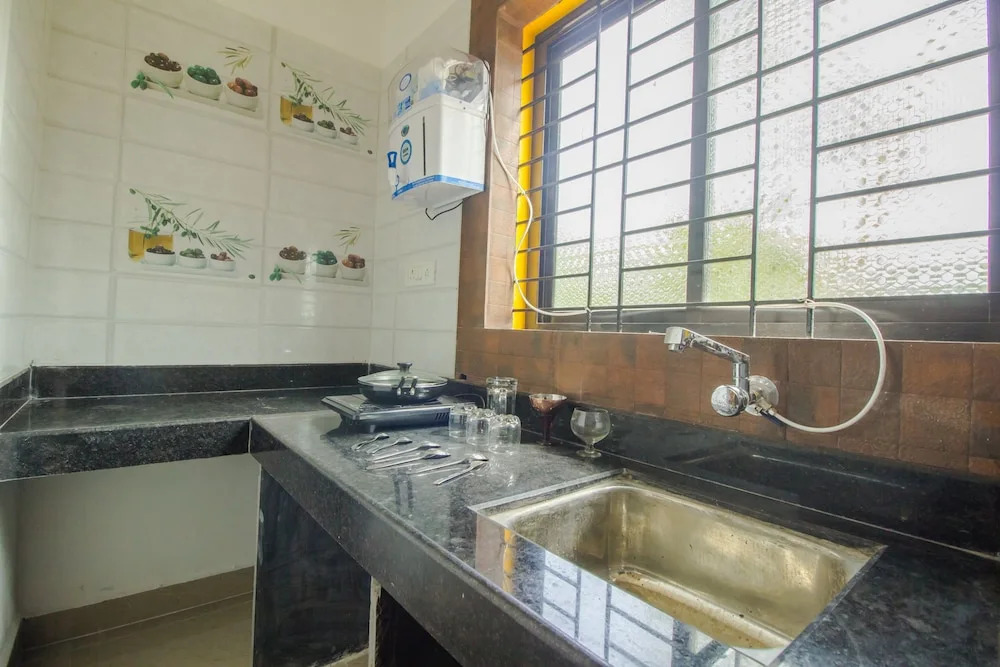 OYO 18414 Home Cosy Studio Saligao Circle