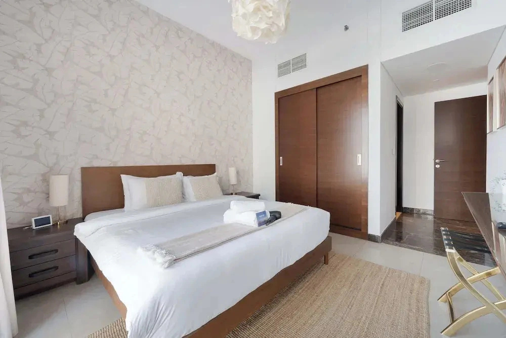 Dubai Marina Sleeps 3 Very Close to the Beach