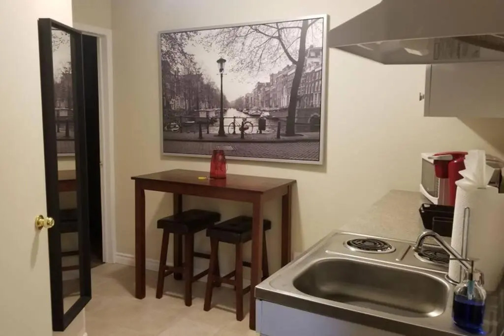 Cozy 1-BDR Suite #20 by Amazing Property Rentals