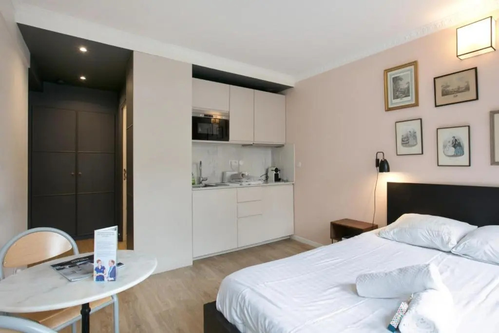 Cozy studio 10 min from Eiffel Tower Invalides Beaugrenelle - Welkeys