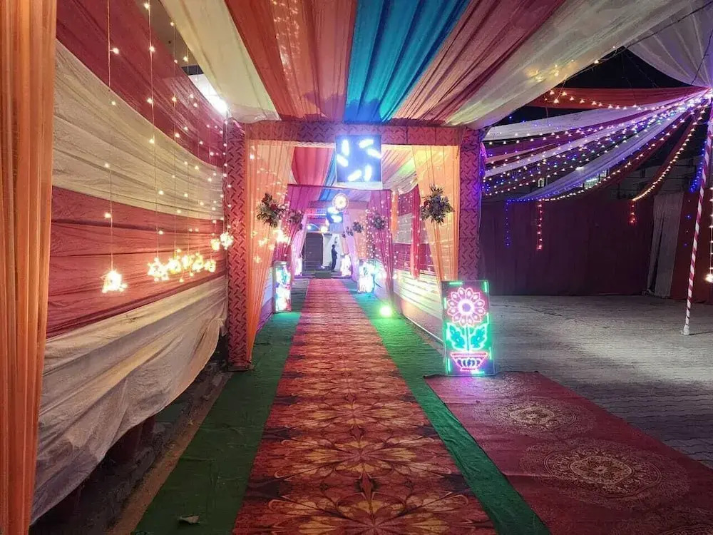 Hotel Omkaar & Restaurant Chinyalisaur