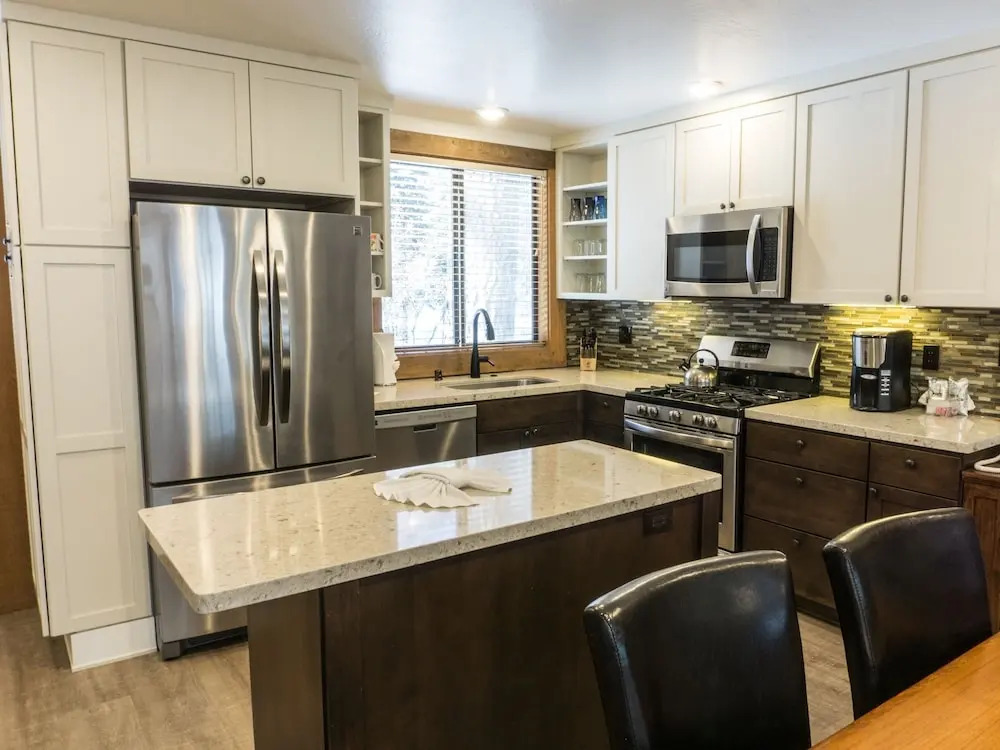 3132 Aspen Grove