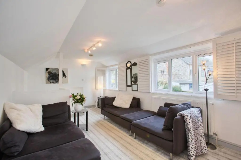 Fantastic 1BD Hideaway, 2 Minutes to the Sea