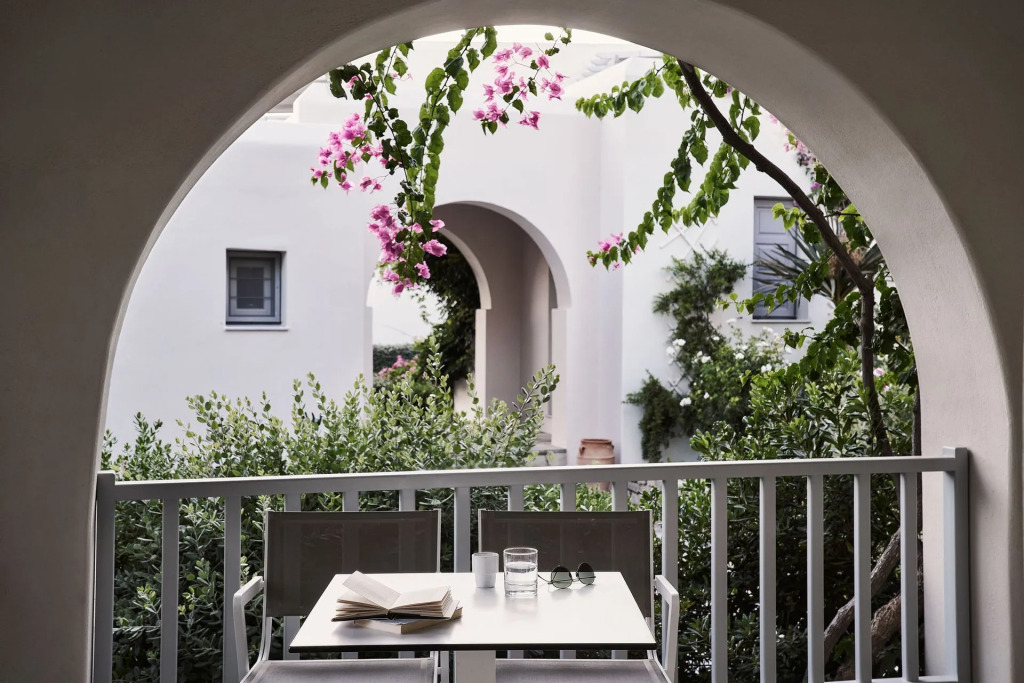 Poseidon of Paros Hotel & Spa