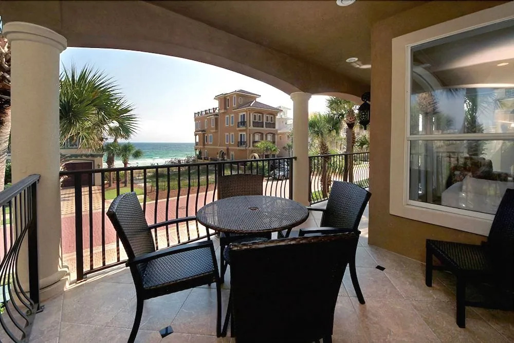 Casa Lontano 3 Bedroom Holiday Home by Five Star Properties