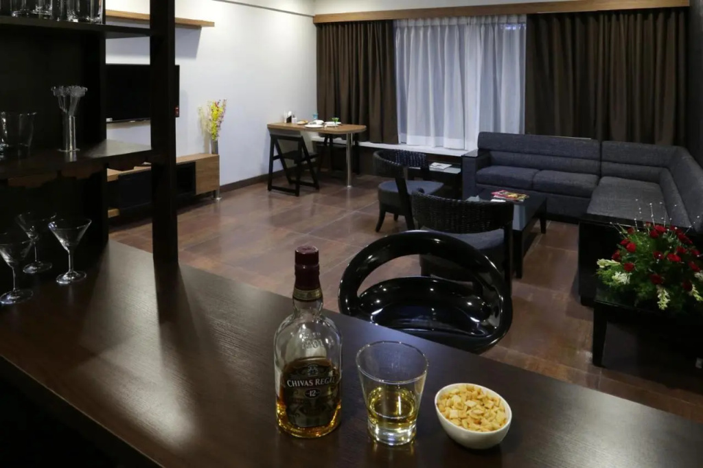 Grand Kailash Hotel