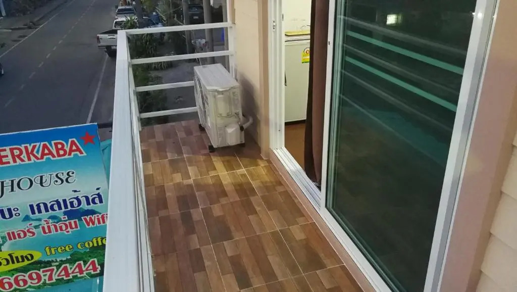 Y&N House
