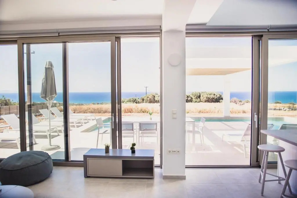 StarLight Villa Guro - 4BD, 4BA, 4min to beach