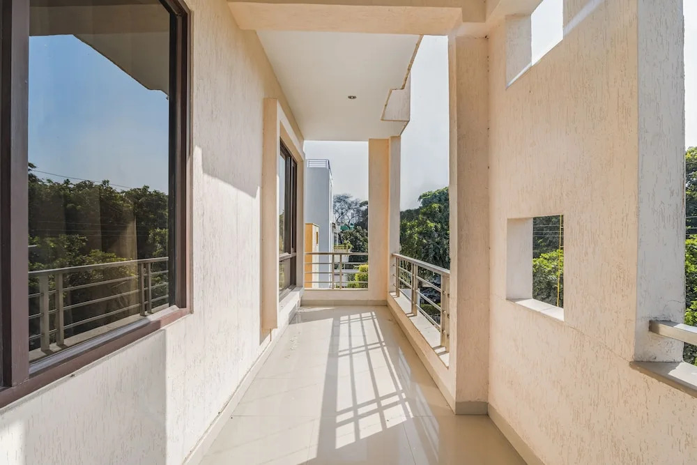 Royal Residence Huda City Centre