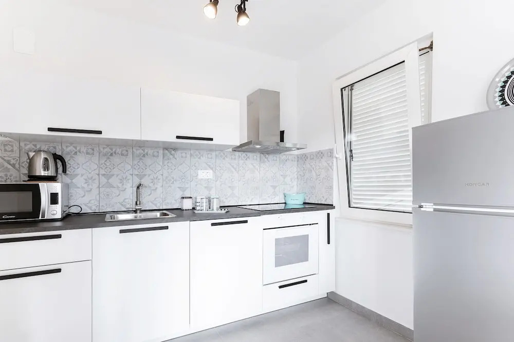 Apartment Black & White