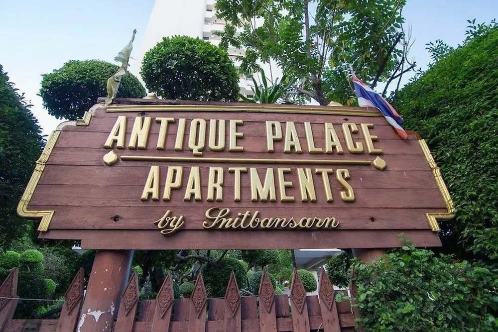 Antique Palace Apartment
