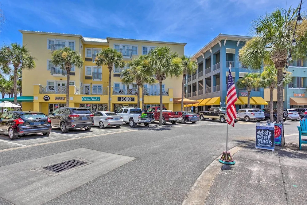 Santa Rosa Beach Haven w/ Rooftop + Pool Access