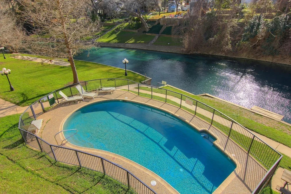Inverness Condos Comal River