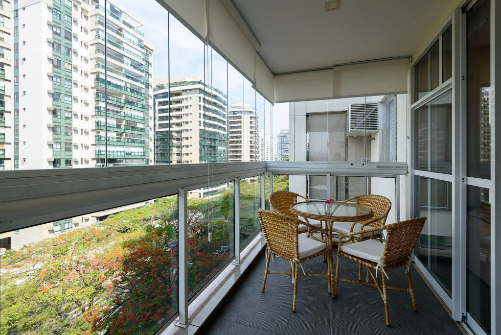 Apartamento C/ Piscina E Garagem | Fl 960/520