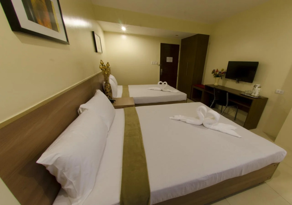 Adelfa Hotel