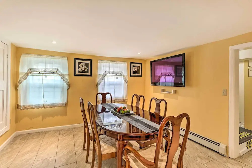 Quaint New Jersey Getaway - Walk to Parks!