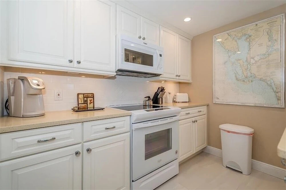 Sea Oats 242 2 Bedroom Condo by RedAwning