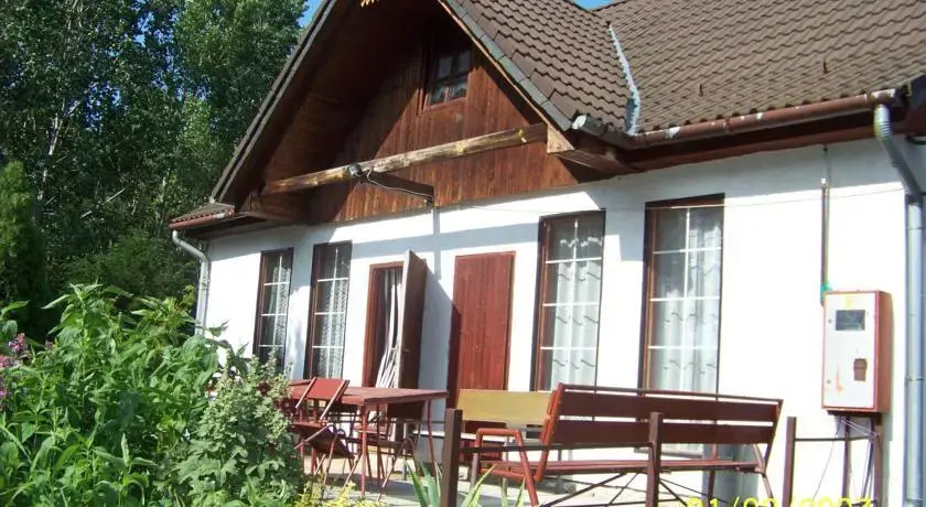 Aqua Termál Camping, Vendégházak