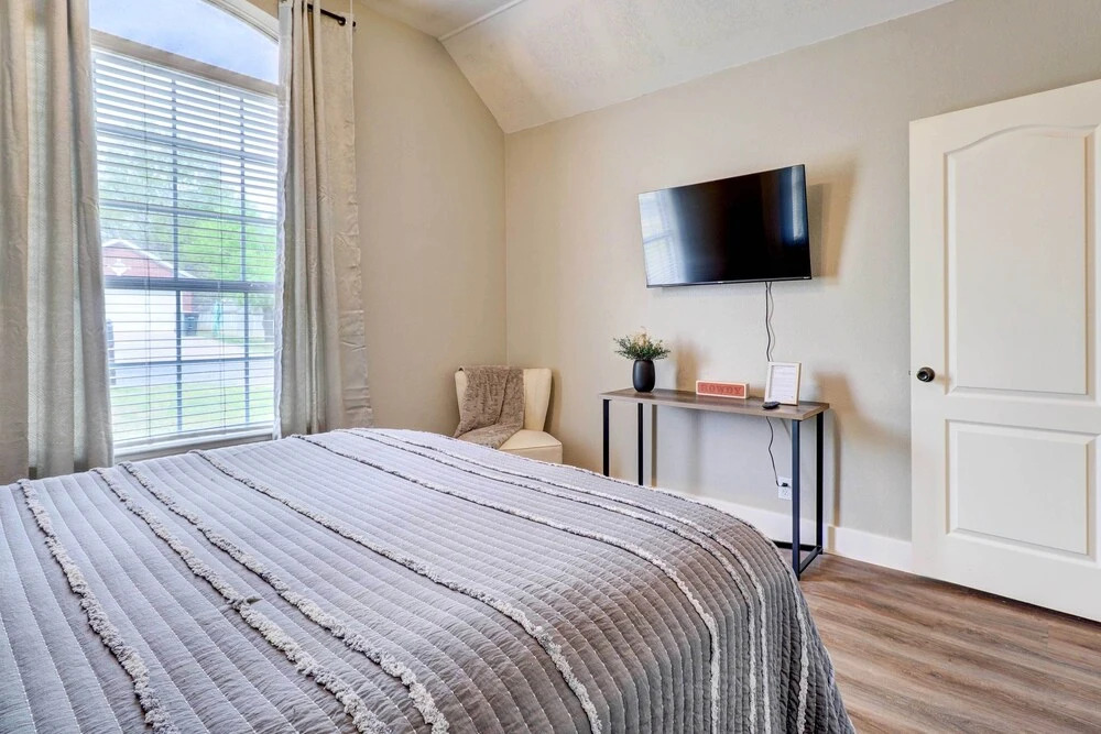 Airy Georgetown Home w/ Fire Pit!
