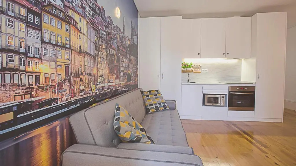 BmyGuest - Almada Garden Apartment