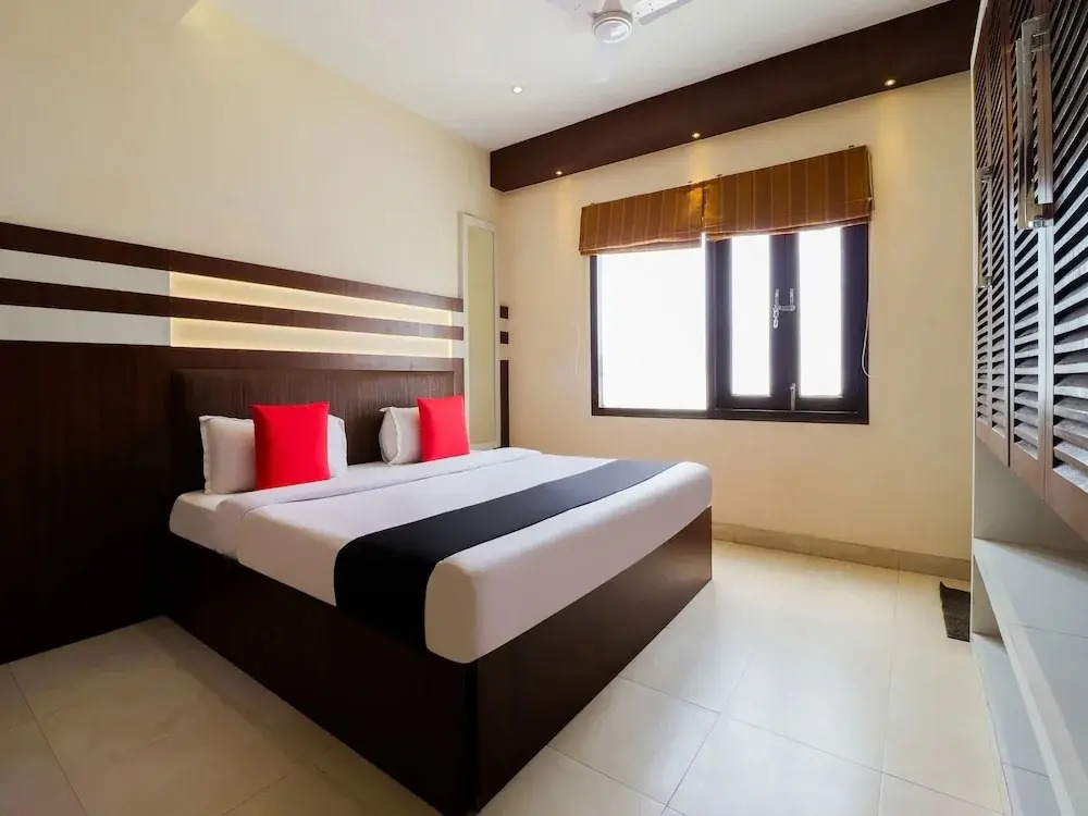 Royal Cottage by OYO Rooms