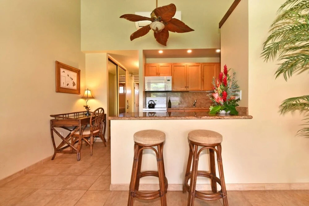 K B M Resorts- Nas-f248 Beautiful 1bd, Ocean-front, Easy Access, Steps to the Ocean!
