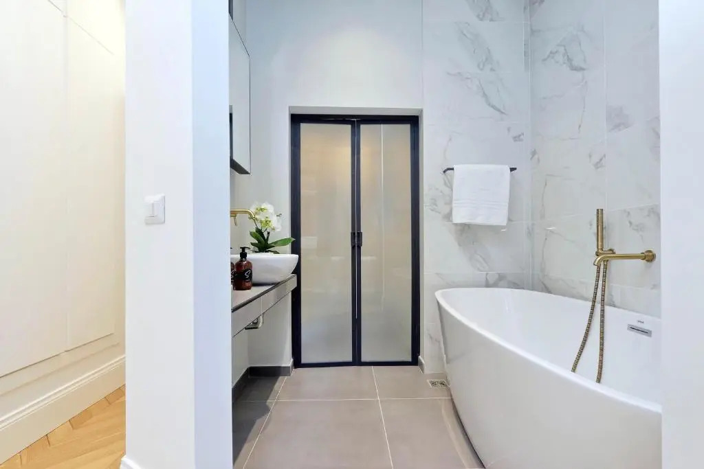 EVE Guest House at Trevi Fountain