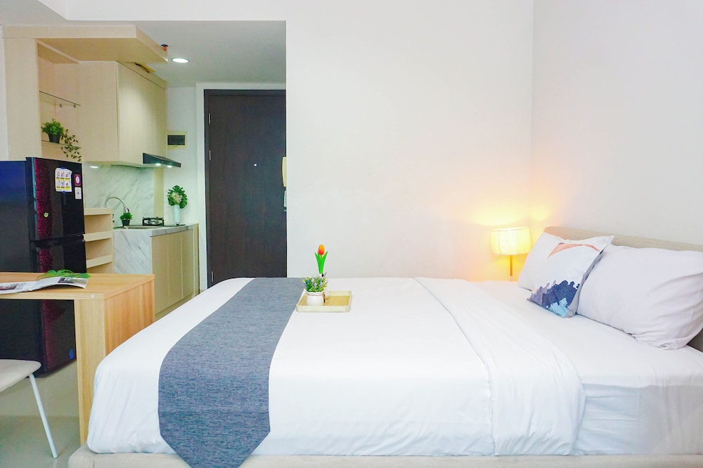 Relaxing Stay Studio At Apartment Lrt City Bekasi