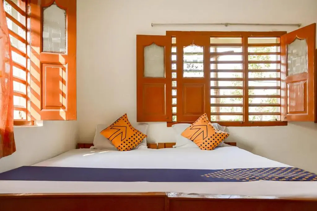Hotel Bobby house 450m from beach & 1 km from temple