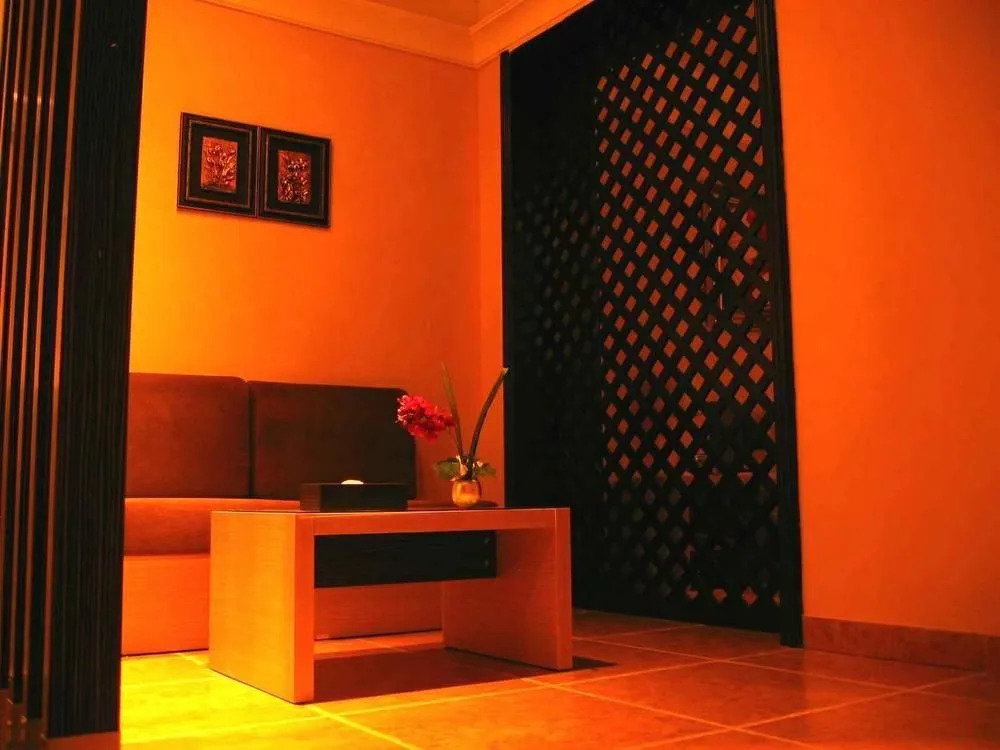 Yilai Hotel (Yantai Railway Station)