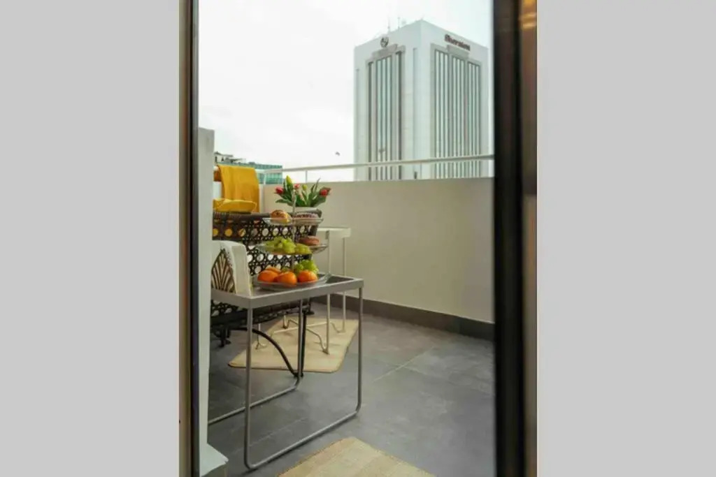 Bright 2BR Flat - Top Location - Green Views